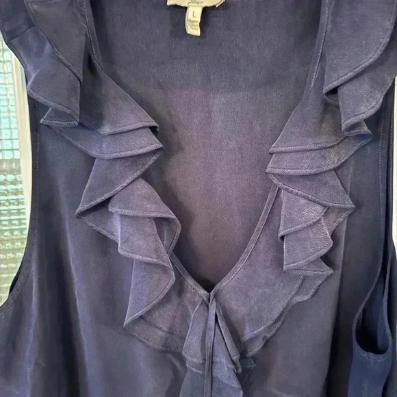 Joie 100% silk dress navy with ruffle v-neck button down front size L - Picture 6 of 12